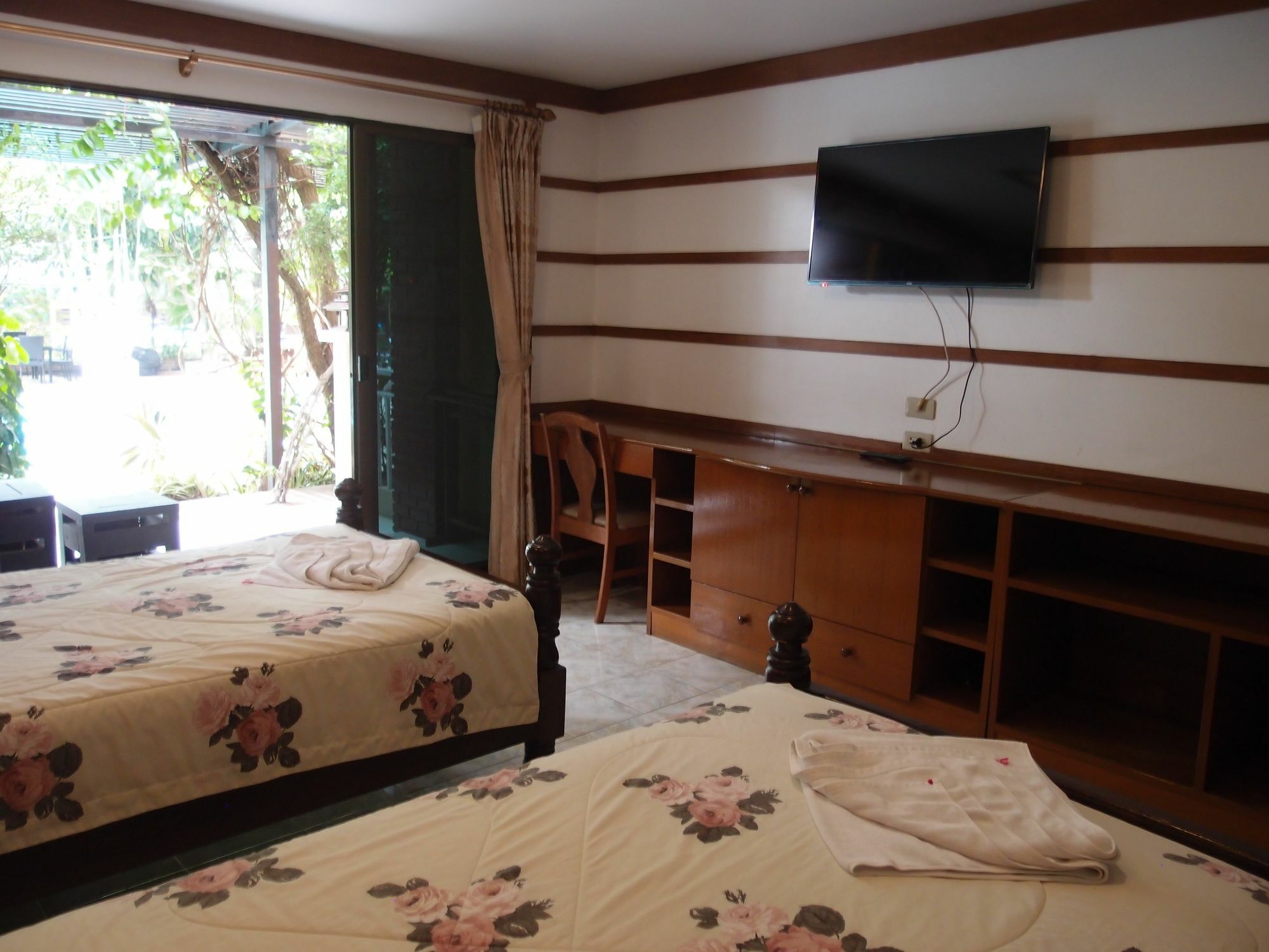 Blue Garden Resort Pattaya Джомтьен Экстерьер фото